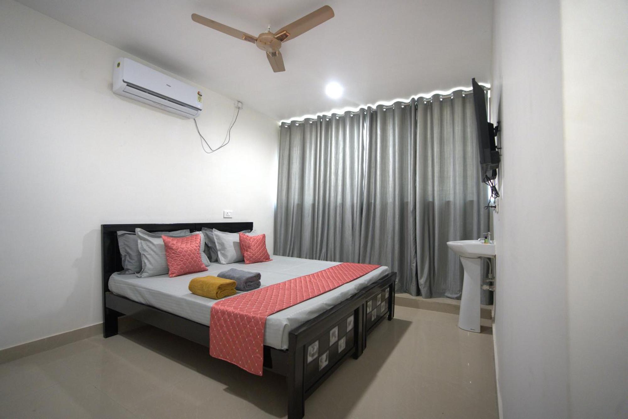 Yellow Bells Signature Hitec City ไฮเดอราบัด ภายนอก รูปภาพ