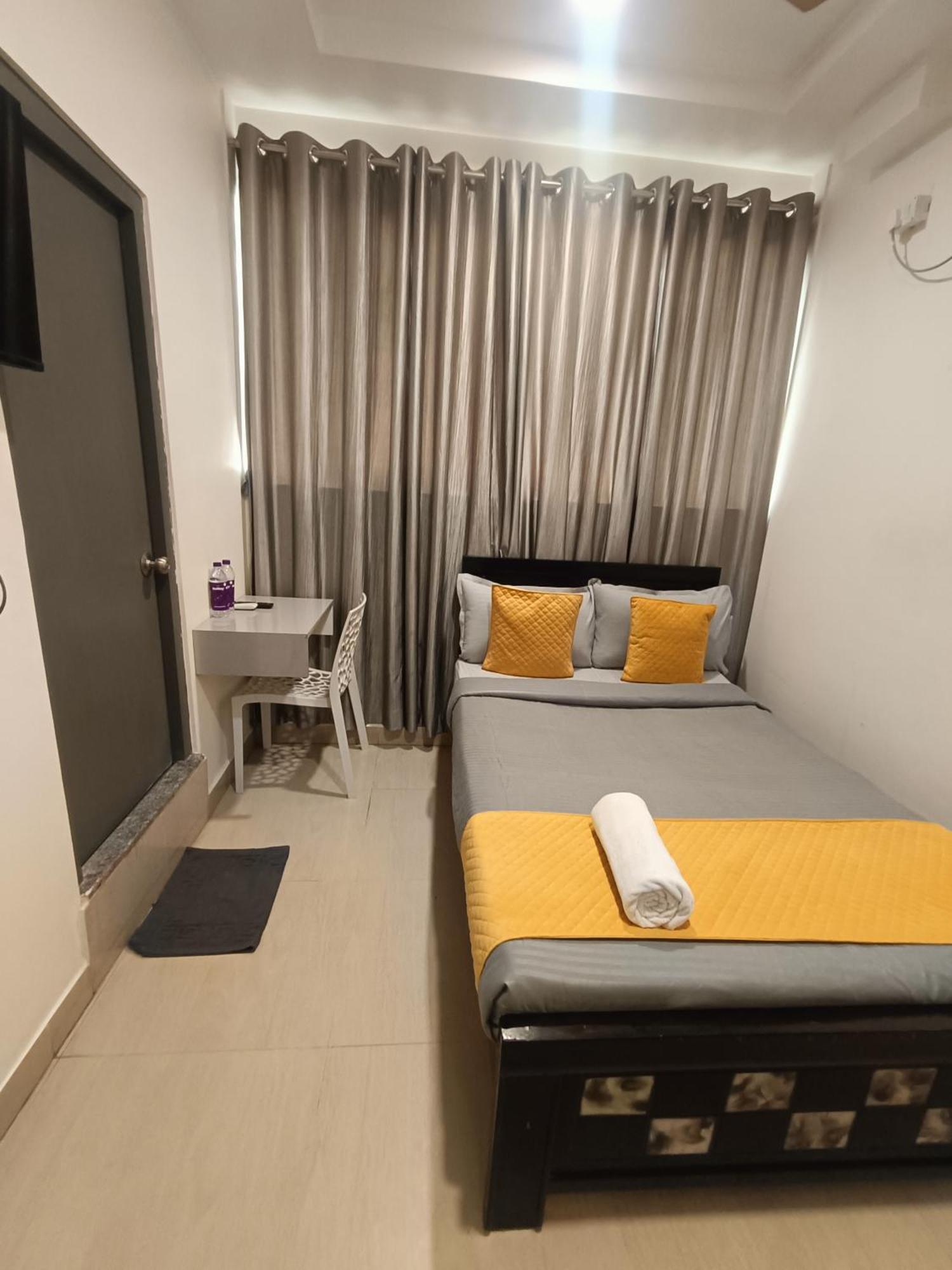 Yellow Bells Signature Hitec City ไฮเดอราบัด ภายนอก รูปภาพ